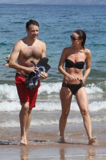 Olivia Wilde feet photo thumbnail