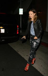 Olivia Wilde feet photo thumbnail