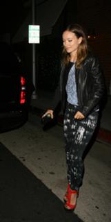 Olivia Wilde feet photo thumbnail