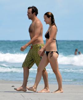 Olivia Wilde feet photo thumbnail