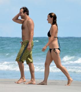 Olivia Wilde feet photo thumbnail