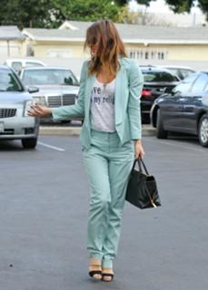 Olivia Wilde feet photo thumbnail