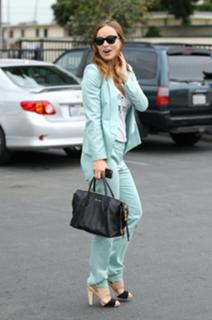 Olivia Wilde feet photo thumbnail