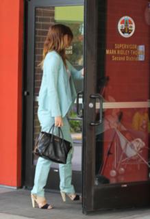 Olivia Wilde feet photo thumbnail