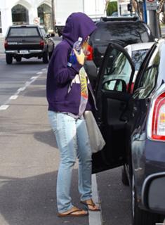 Olivia Wilde feet photo thumbnail