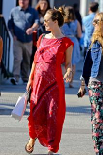 Olivia Wilde feet photo thumbnail