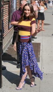 Olivia Wilde feet photo thumbnail