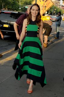 Olivia Wilde feet photo thumbnail