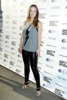 Olivia Wilde feet photo thumbnail