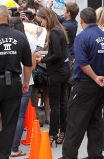 Olivia Wilde feet photo thumbnail