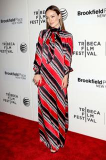 Olivia Wilde feet photo thumbnail