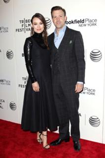 Olivia Wilde feet photo thumbnail