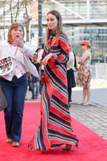 Olivia Wilde feet photo thumbnail