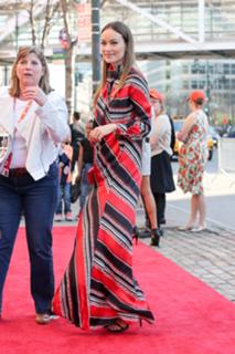 Olivia Wilde feet photo thumbnail