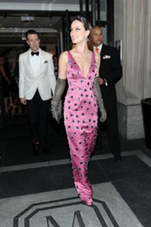 Olivia Wilde feet photo thumbnail