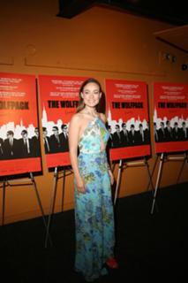 Olivia Wilde feet photo thumbnail