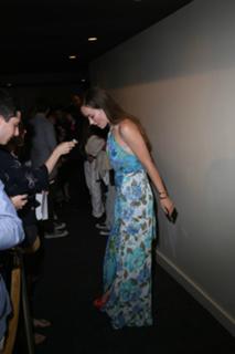 Olivia Wilde feet photo thumbnail