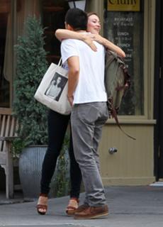 Olivia Wilde feet photo thumbnail