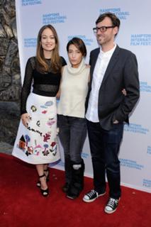 Olivia Wilde feet photo thumbnail