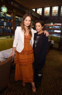 Olivia Wilde feet photo thumbnail