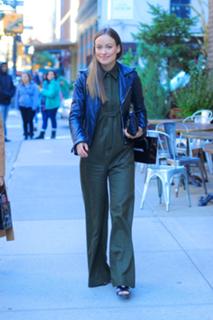 Olivia Wilde feet photo thumbnail