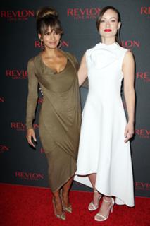 Olivia Wilde feet photo thumbnail