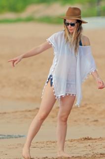 Olivia Wilde feet photo thumbnail