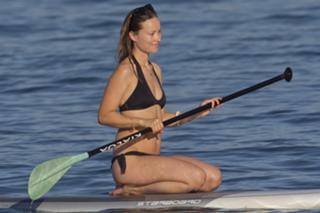 Olivia Wilde feet photo thumbnail