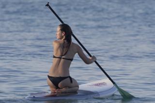 Olivia Wilde feet photo thumbnail