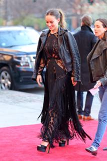 Olivia Wilde feet photo thumbnail