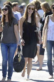 Olivia Wilde feet photo thumbnail