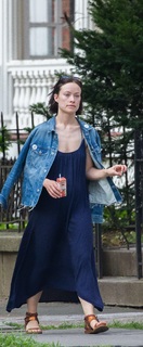 Olivia Wilde feet photo thumbnail
