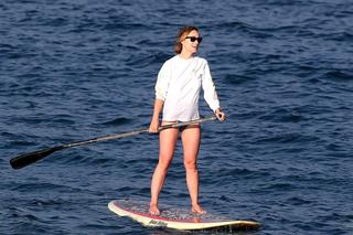 Olivia Wilde feet photo thumbnail