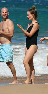 Olivia Wilde feet photo thumbnail