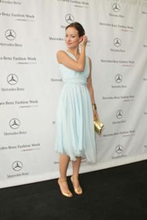 Olivia Wilde feet photo thumbnail