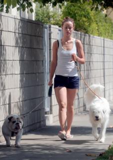 Olivia Wilde feet photo thumbnail