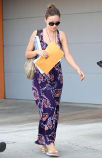 Olivia Wilde feet photo thumbnail