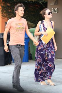 Olivia Wilde feet photo thumbnail