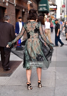Olivia Wilde feet photo thumbnail