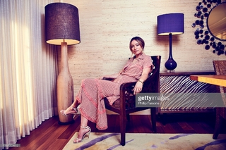 Olivia Wilde feet photo thumbnail