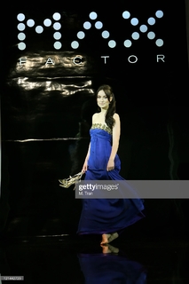 Olivia Wilde feet photo thumbnail