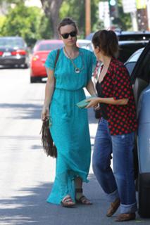 Olivia Wilde feet photo thumbnail