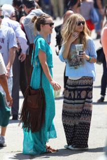 Olivia Wilde feet photo thumbnail