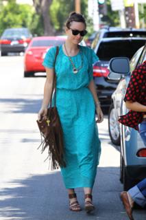 Olivia Wilde feet photo thumbnail