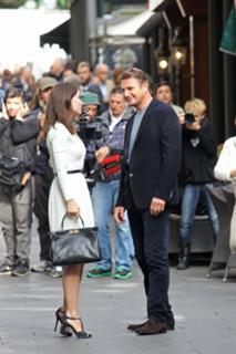 Olivia Wilde feet photo thumbnail