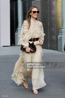 Olivia Wilde feet photo thumbnail