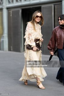 Olivia Wilde feet photo thumbnail