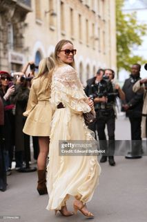 Olivia Wilde feet photo thumbnail