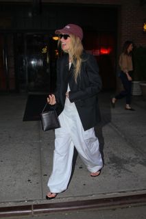 Olivia Wilde feet photo 2