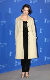 Olivia Williams feet photo thumbnail